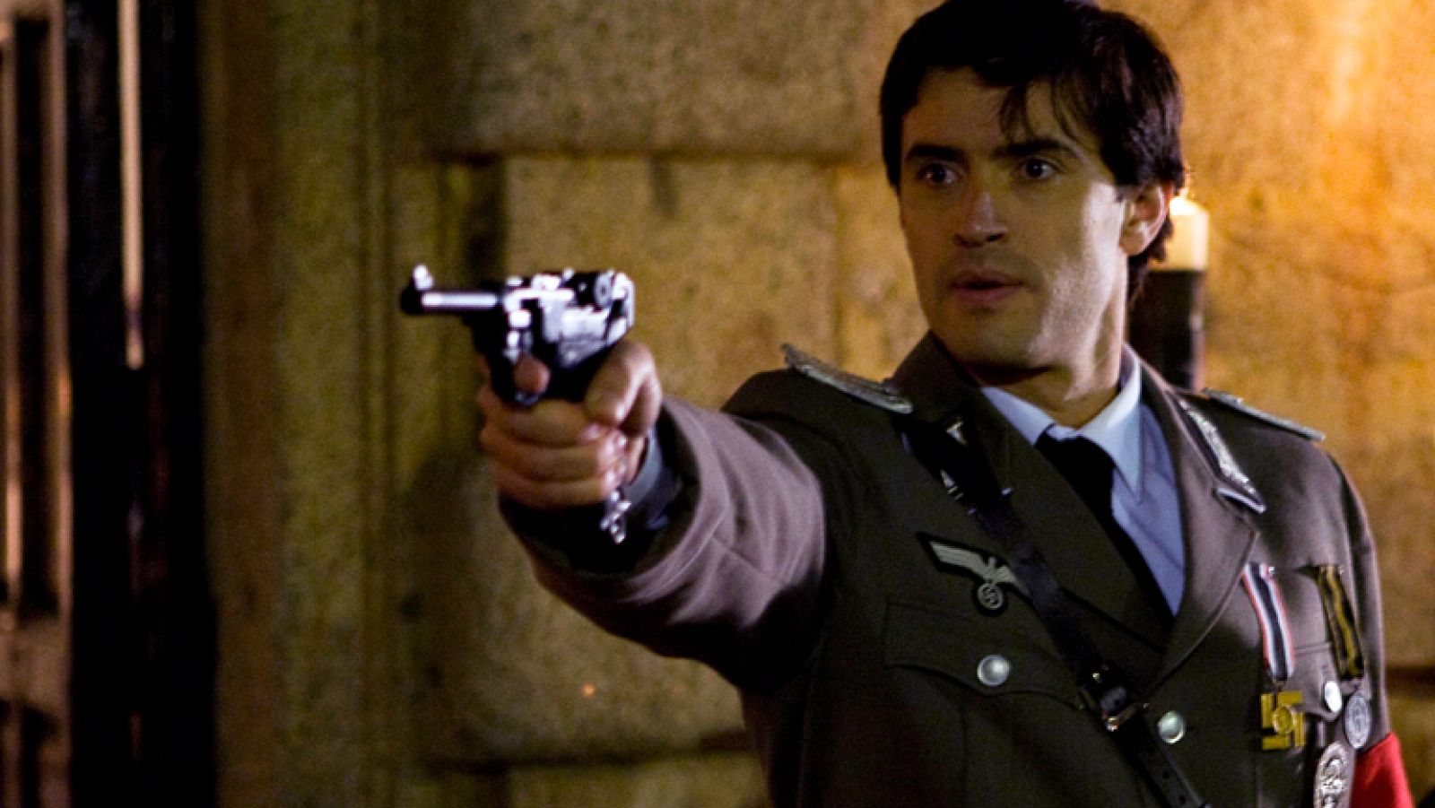 Fernando Solís vuelve a TVE en 'Flores para Belle', el especial de 'Amar en tiempos revueltos'