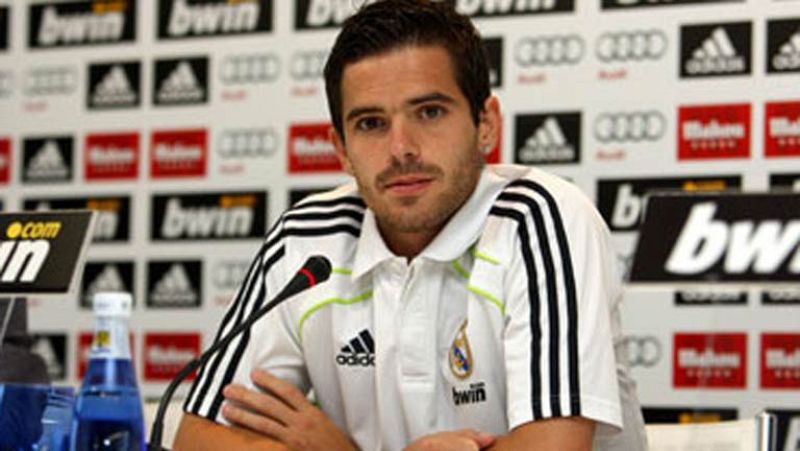 El Valencia anuncia un preacuerdo con Gago y el Real Madrid