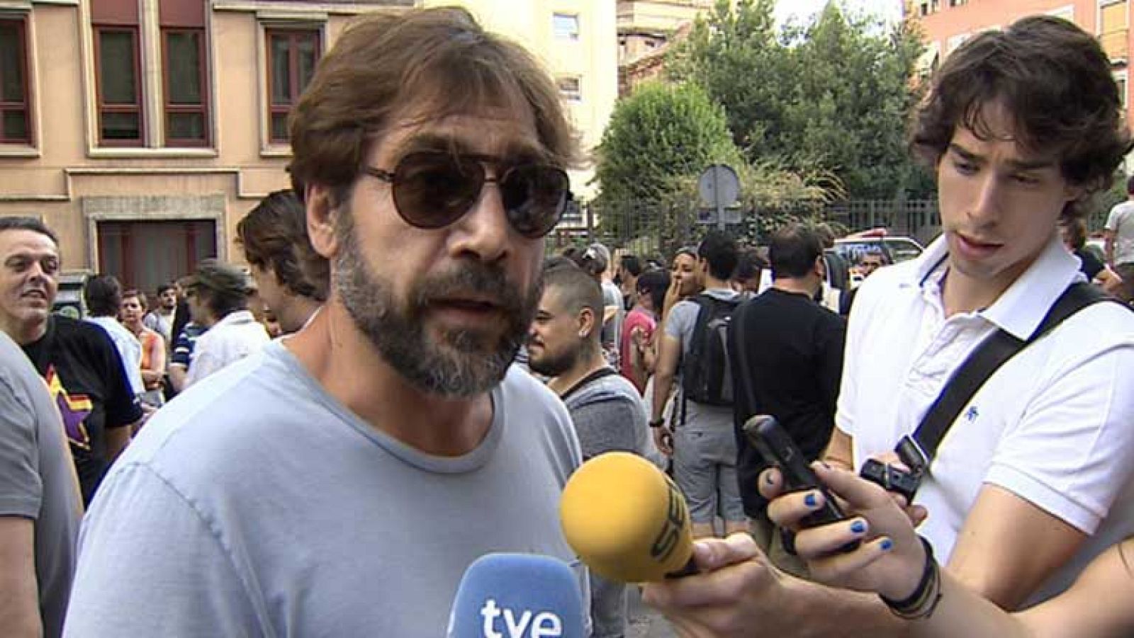 Concentración de artistas frente a la secretaria de estado de Cultura