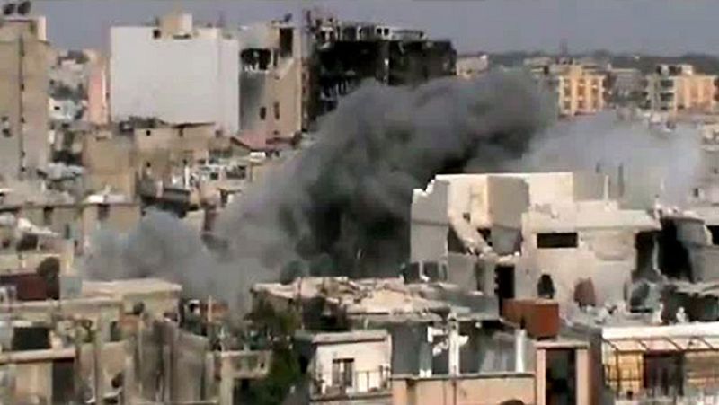 El Ejército sirio recupera zonas conquistadas por los rebeldes con bombardeos indiscriminados