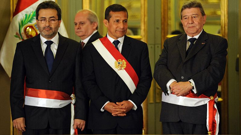 El presidente de Perú sustituye al primer ministro y a seis miembros del gobierno