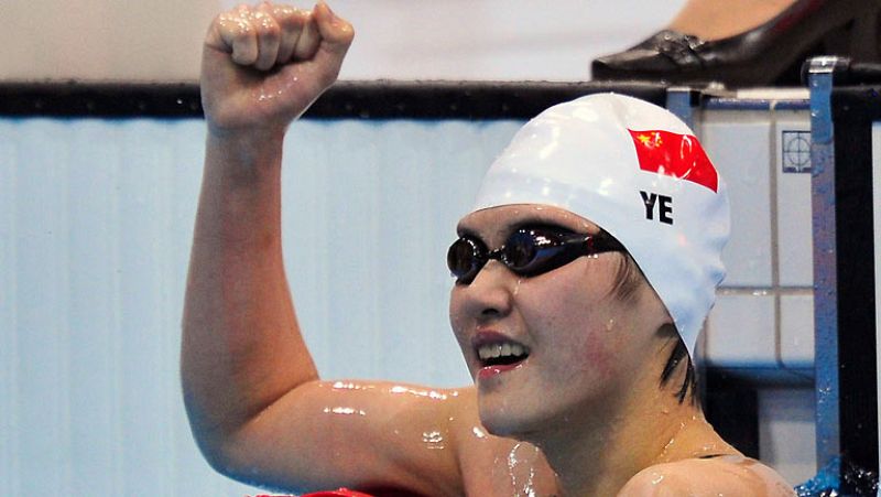 China celebra su buen inicio y dice que Lochte tiene suerte de que Ye sea mujer