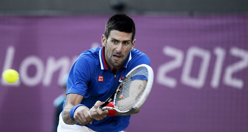 Murray mantiene las esperanzas británicas con la amenaza de Djokovic en el horizonte