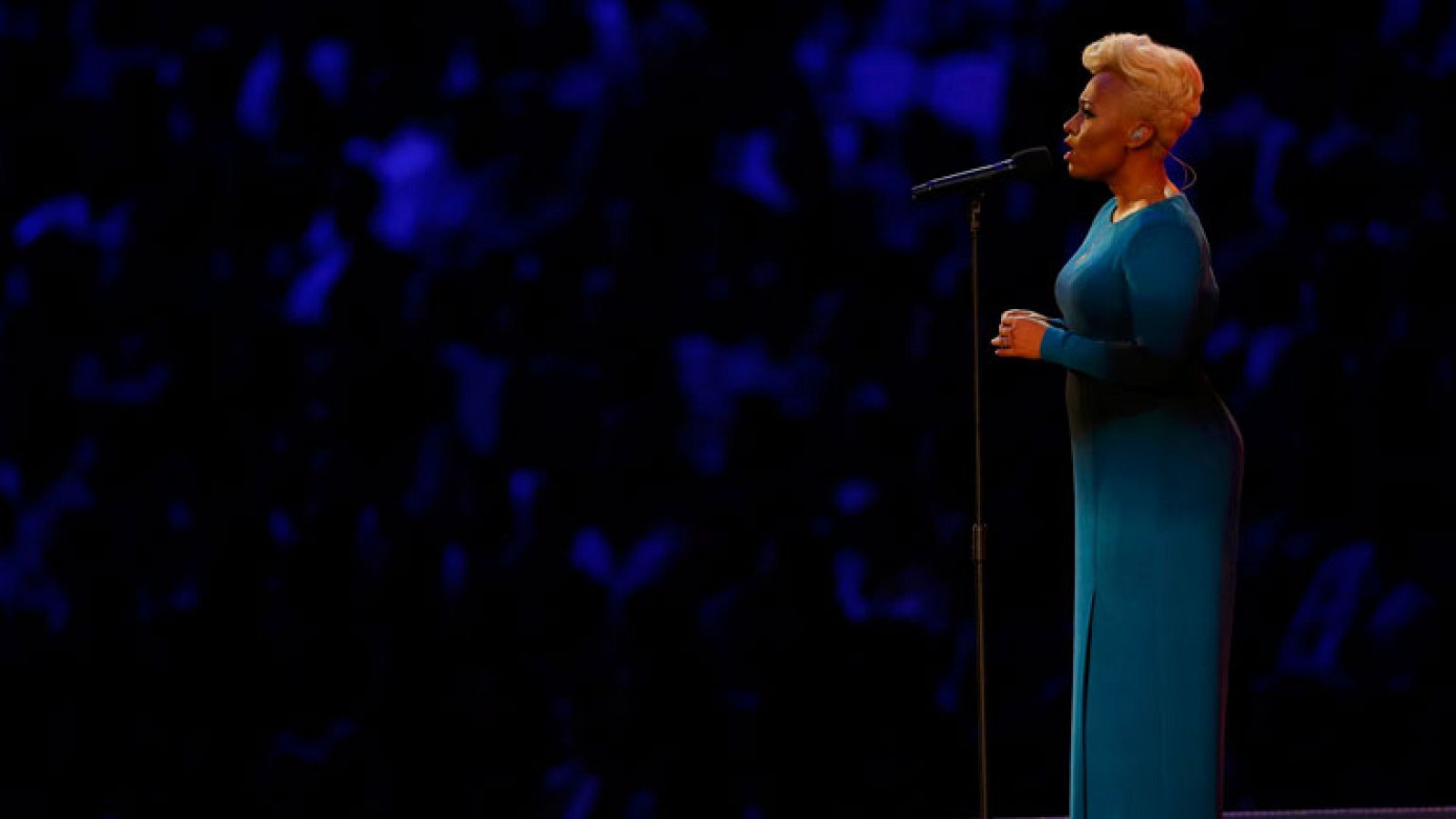 Emeli Sandé actuando en la inauguración de los Juegos Olímpicos de Londres 2012