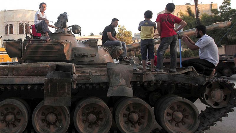 Los combates entre las tropas sirias y los rebeldes se extienden por todo el país