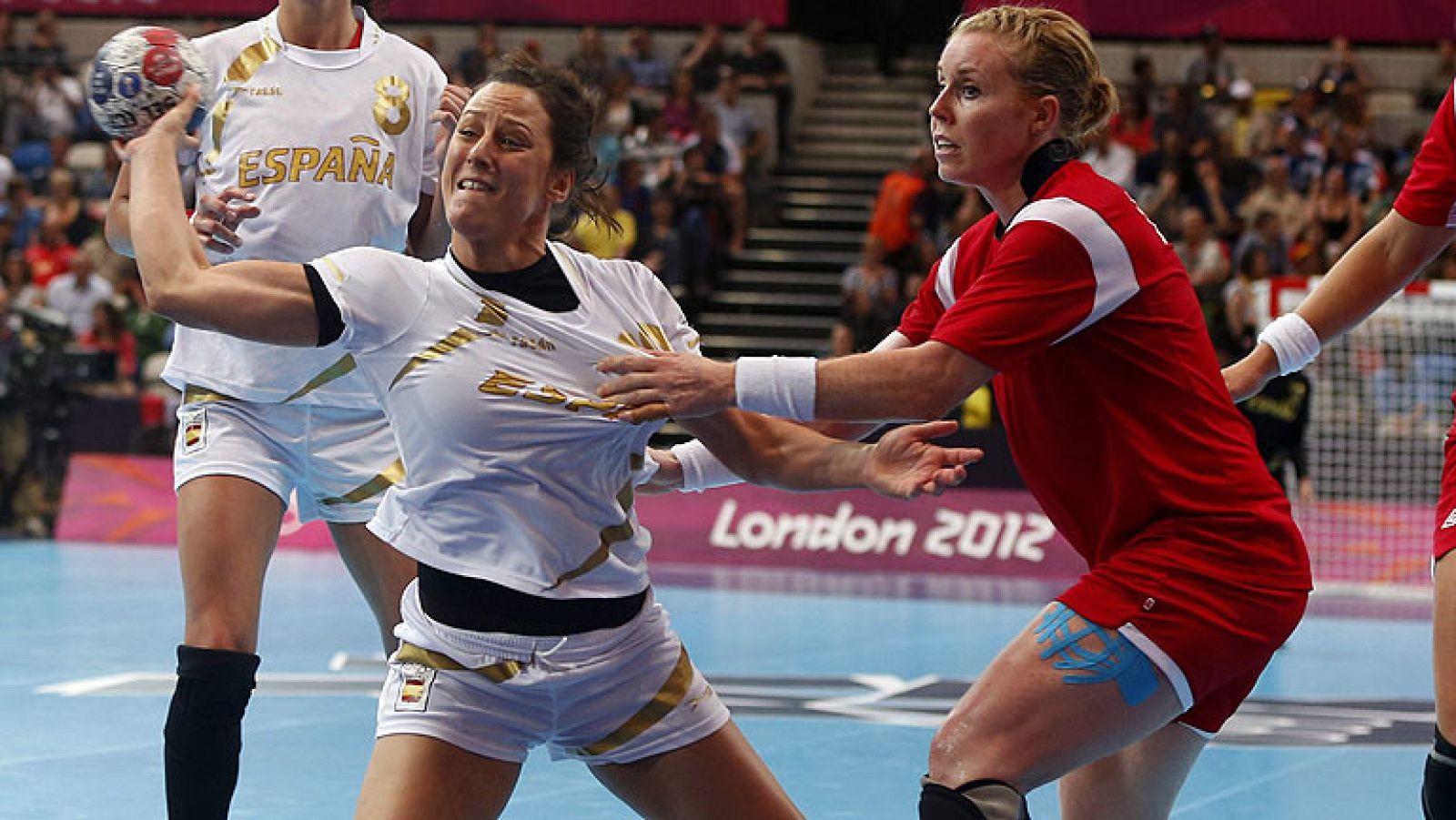 Las chicas de balonmano están preparadas para disputar los cuartos de final ante Croacia. "Será un partido a cara perro", dicen las jugadoras españolas, que están en buena racha tras sobrevivir al grupo de la muerte.