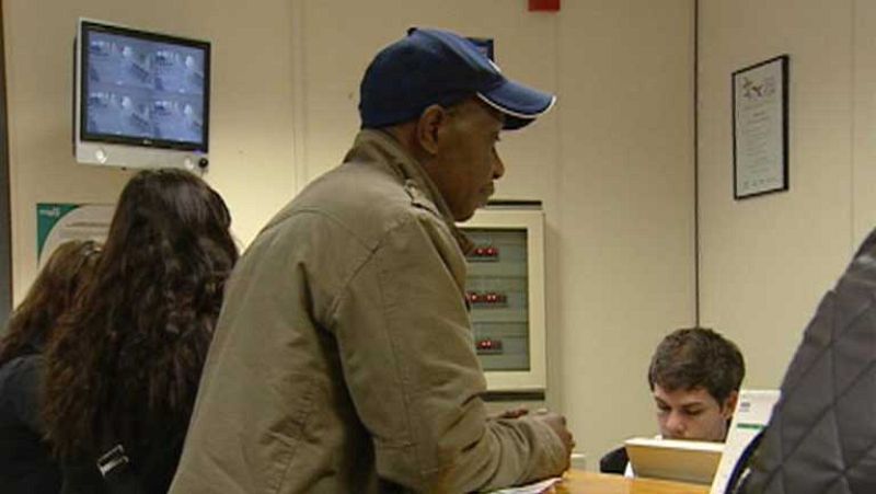 Los inmigrantes sin papeles podrán recuperar la cobertura sanitaria pagando unos 60 euros al mes