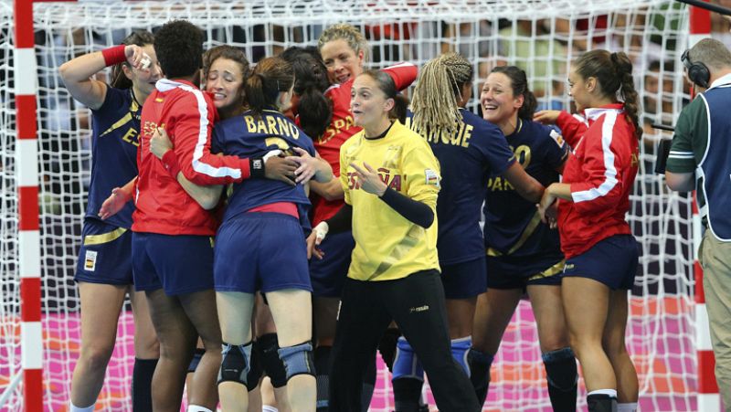 Las 'guerreras' de balonmano hacen historia y pasan a semifinales tras ganar a Croacia