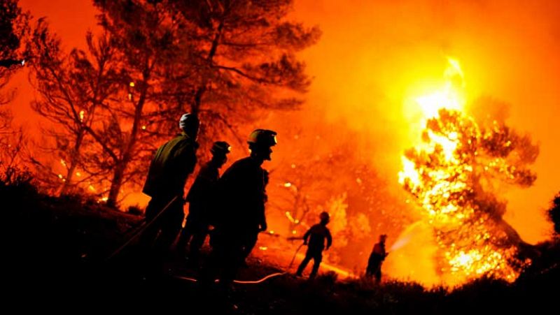 Estabilizado el incendio de Alicante, en el que han muerto dos personas, tras arrasar 600 hectáreas