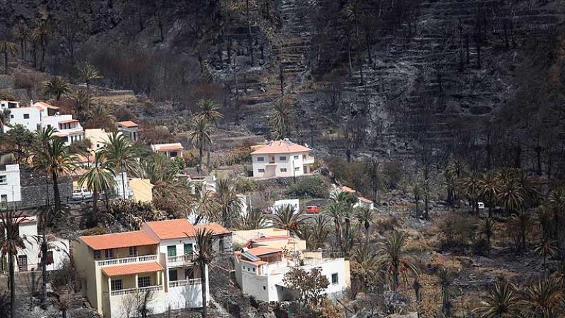 Los vecinos de Vallehermoso, en La Gomera, comienzan a volver a sus casas
