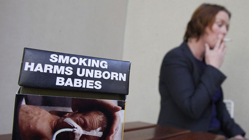 Las cajetillas de tabaco en Australia llevarán un empaquetado genérico