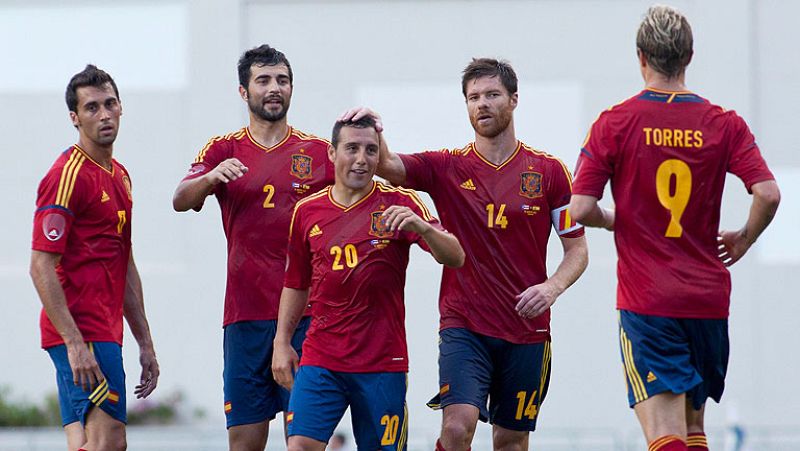 España se impone sin problemas a Puerto Rico