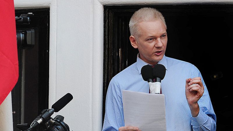 Assange pide a Obama que renuncie a su "caza de brujas" contra WikiLeaks