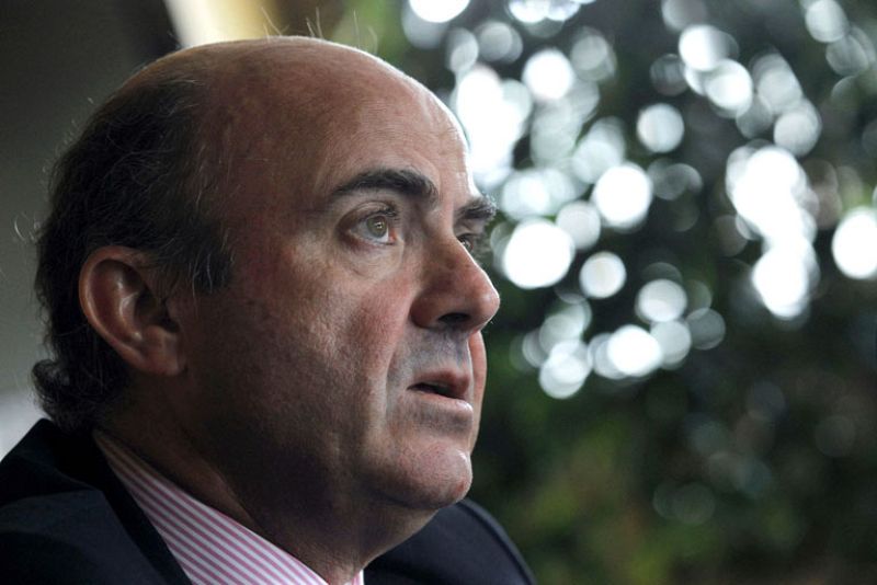 El Gobierno impondrá restricciones a la venta de preferentes, según De Guindos