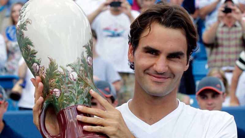 Federer no da opción a Djokovic en la final de Cincinnati
