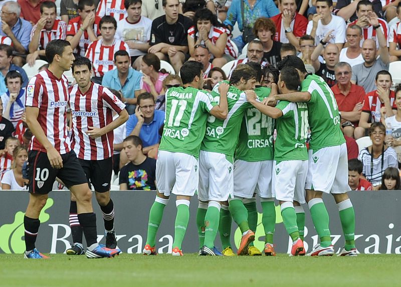 El Betis ahonda en la crisis del Athletic en un partido espectacular