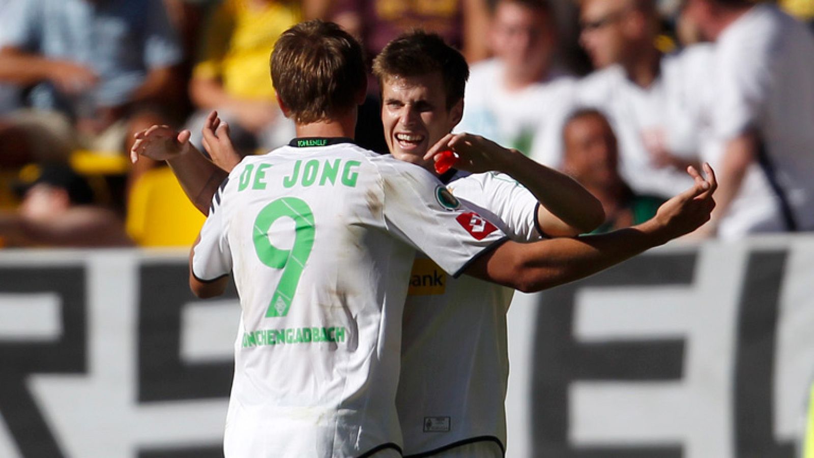 Comienzan los partidos de ronda clasificatoria de la Champions League. Un viejo conocido, el ex-atlético Álvaro Domínguez, comienza su experiencia alemana con el Borussia Monchengladbak en la competición donde debutó, partido de ida de la previa, fr
