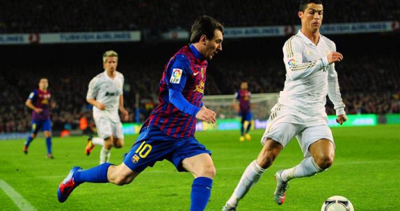 Tú pones en juego el balón de la Supercopa. ¡Participa y lleva el balón en el Bernabéu o en el Camp Nou!