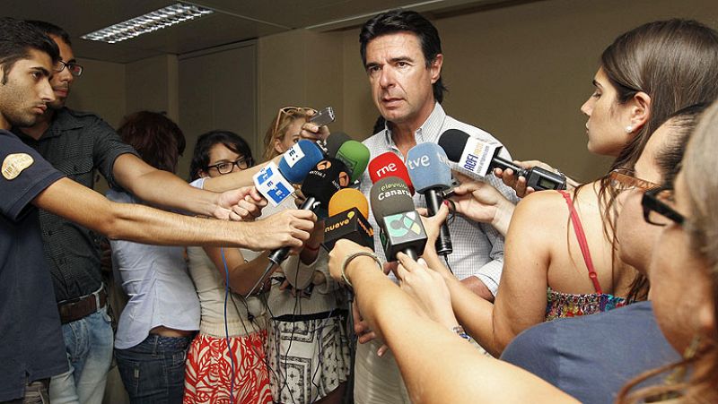 Los ministros Soria y Montoro se enfrentan por la reforma del sector energético