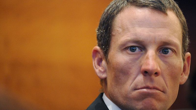 Lance Armstrong renuncia a defenderse y la USADA le sanciona de por vida por dopaje
