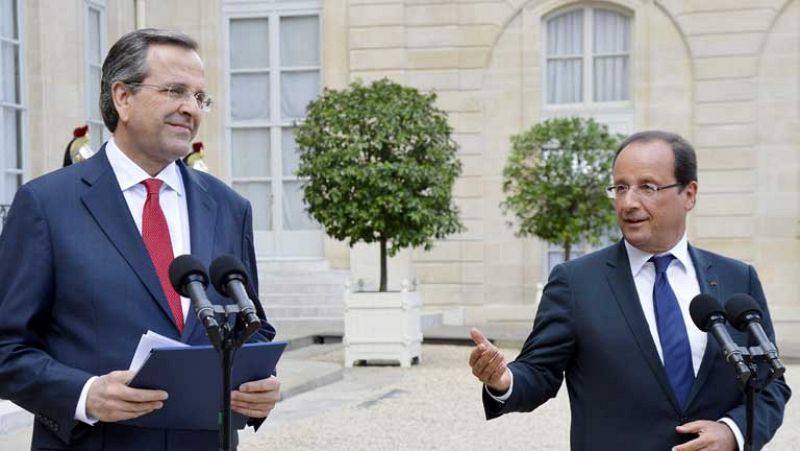 Hollande pide que deje de cuestionarse la permanencia de Grecia en el euro