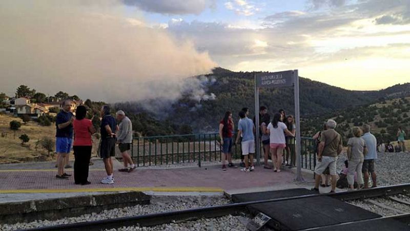 Estabilizados los seis focos del incendio de Robledo de Chavela aunque siguen activos