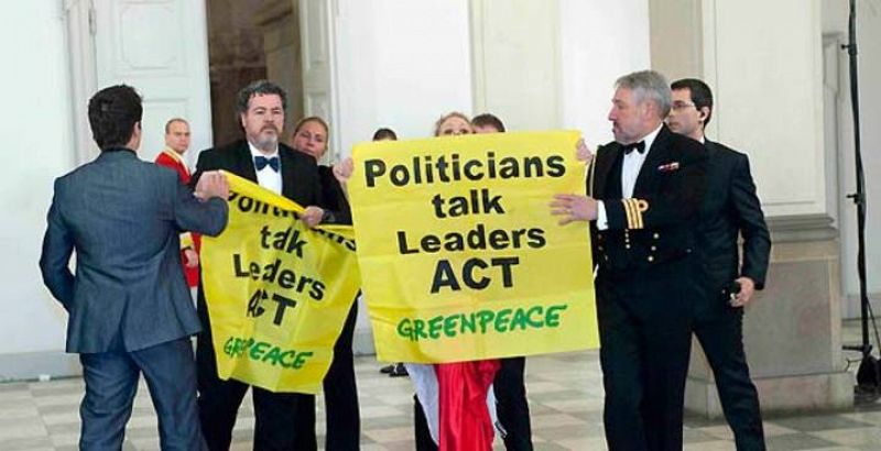 Dinamarca indemniza a cuatro miembros de Greenpeace por su detención en la Cumbre del Clima
