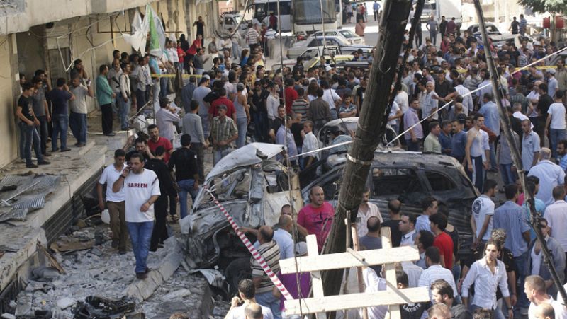 Un atentado con coche bomba en Damasco contra un funeral deja al menos 27 civiles muertos