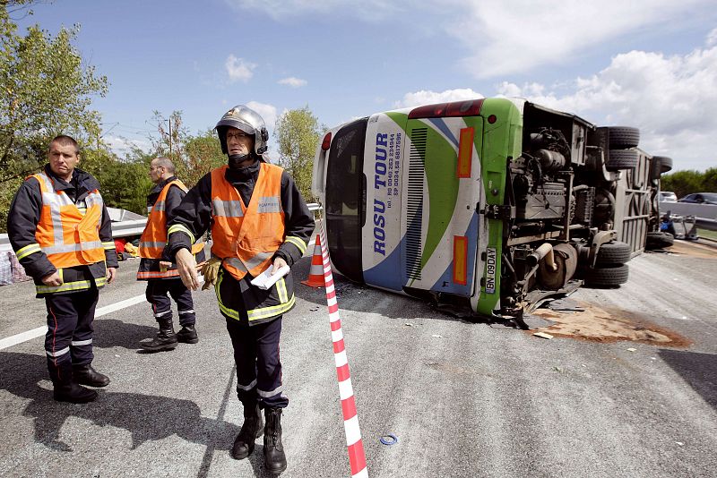 Un bebé muerto y 40 heridos en un accidente de autobús en Francia