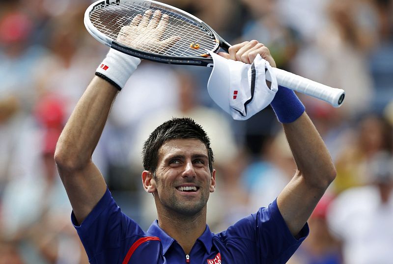 Djokovic barre a Benneteau y alcanza los octavos del US Open