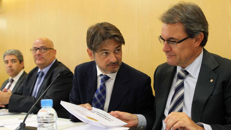 Cataluña pide dinero antes de que se active el fondo de rescate y avanza más recortes en 2013