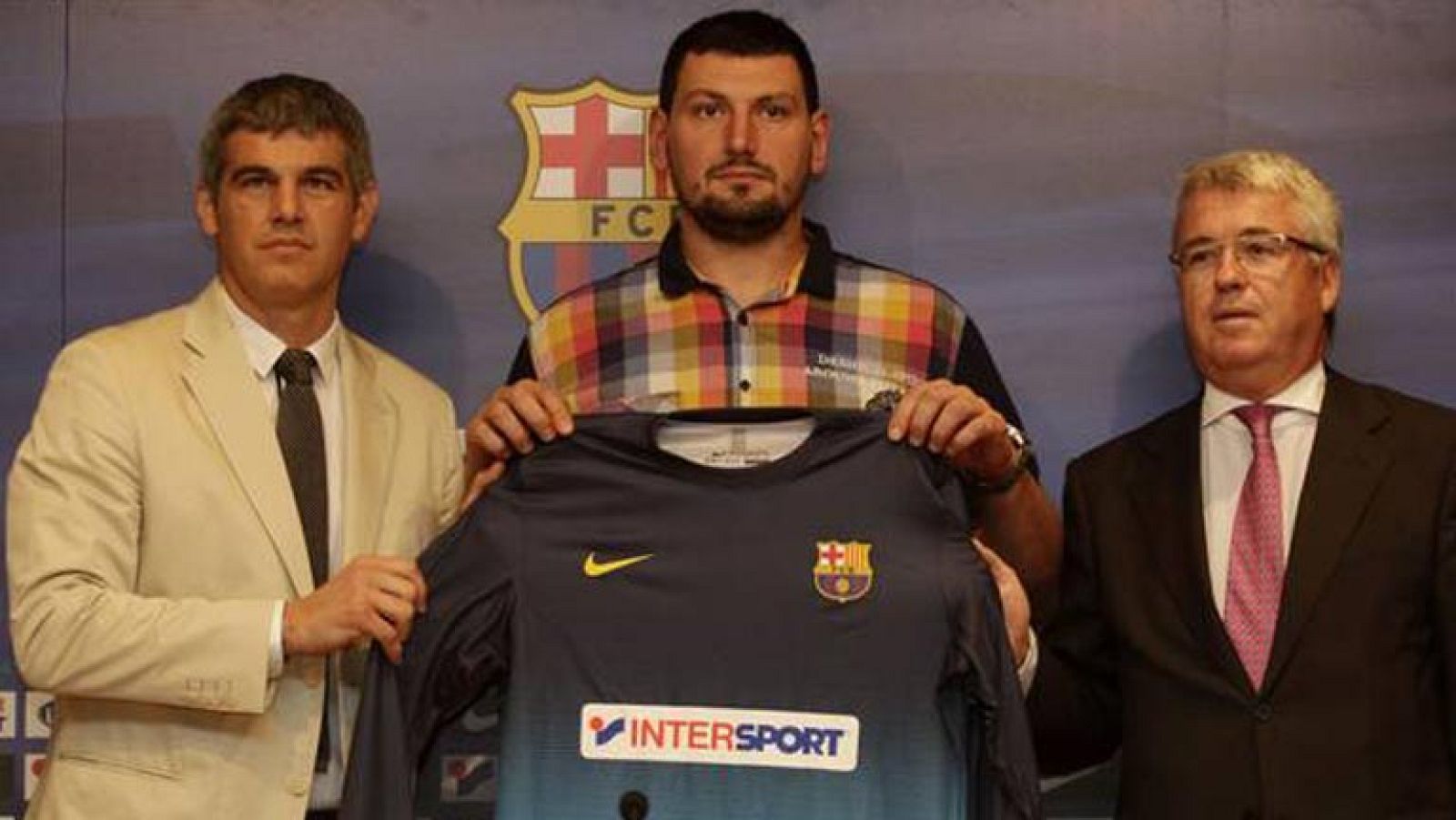 Sterbik, nuevo portero del FC Barcelona de balonmano | Ver