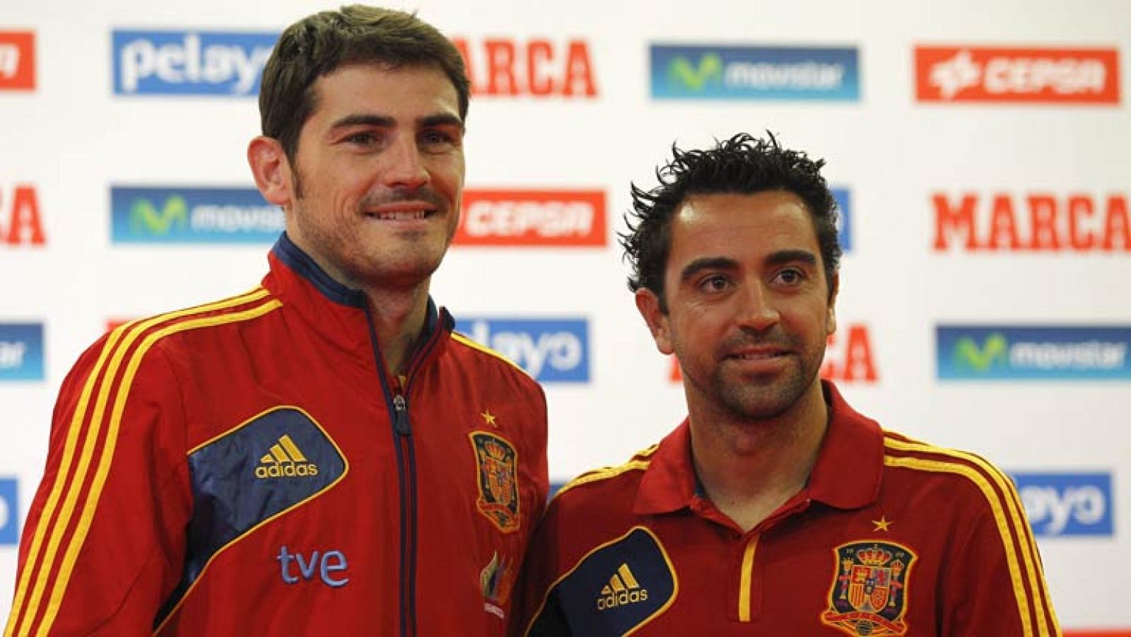 El Premio Príncipe de Asturias de los Deportes 2012 ha recaído en la candidatura conjunta formada por los futbolistas Iker Casillas y Xavi Hernández. El finalista ha sido el Comité Paralímpico Internacional tras la votación definitiva realizada este