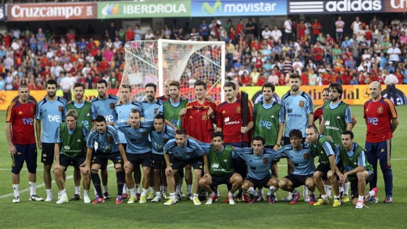 España se entrena en Pontevedra ante cerca de 10.000 espectadores