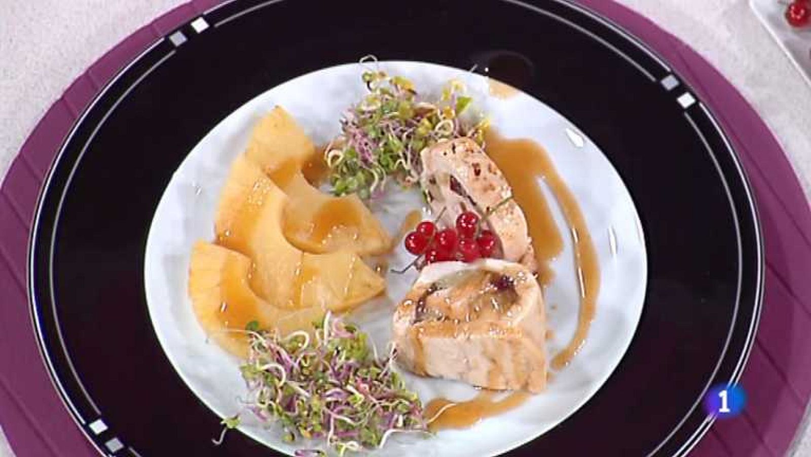 Cocina con Sergio - Pollo relleno a la piña con dátiles - Ver ahora