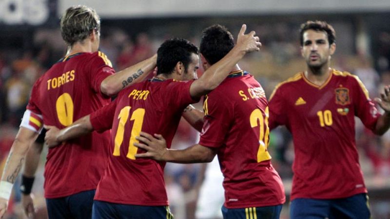Villa se apunta a una goleada en su regreso con España
