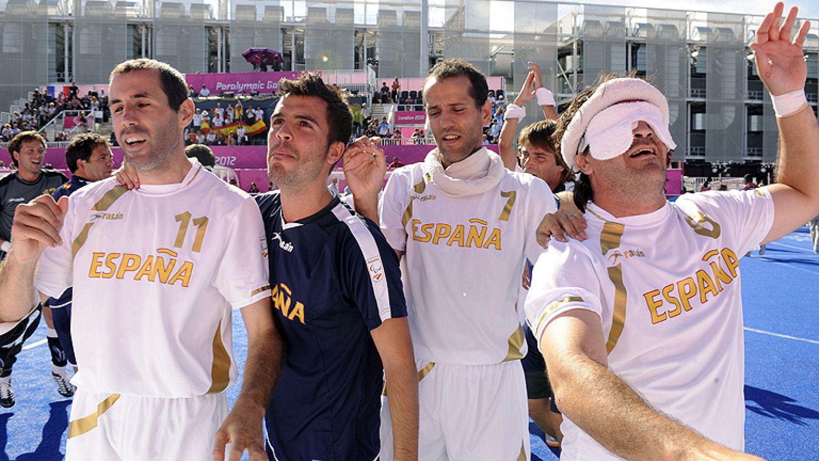 La selección española paralímpica de fútbol 5 (ciegos) ha obtenido la medalla de bronce al devolver la moneda que le endosó Argentina en los Juegos de Atenas 2004, al vencer en los penaltis tras acabar el partido con empate a cero.