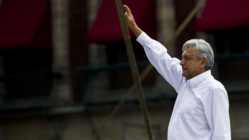 López Obrador anuncia que se separa de los partidos que apoyaron su candidatura