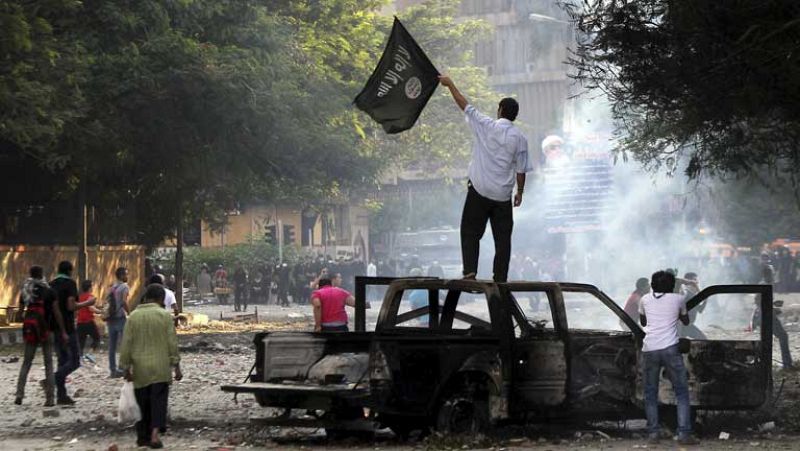 Los ataques a embajadas de EE.UU. se recrudecen en el día de la oración musulmana