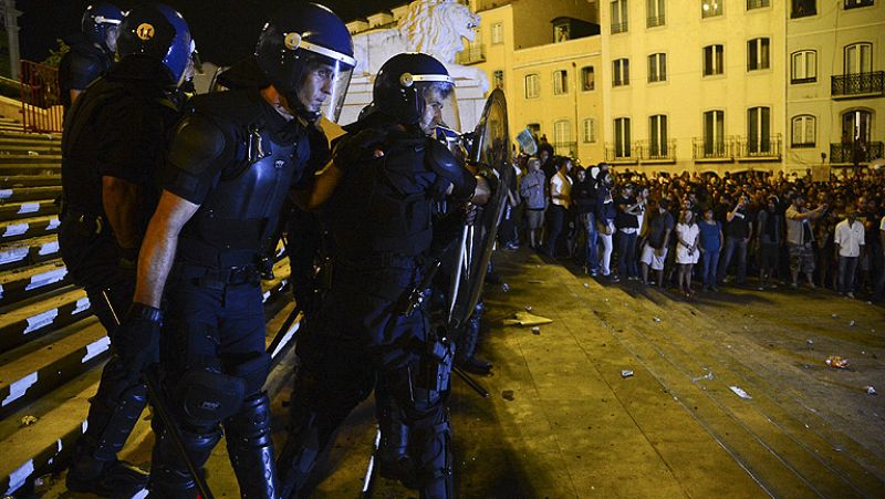 Portugal se llena de manifestaciones contra la austeridad y la troika