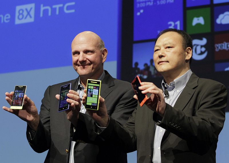 HTC y Microsoft presentan dos nuevos teléfonos móviles con Windows Phone 8