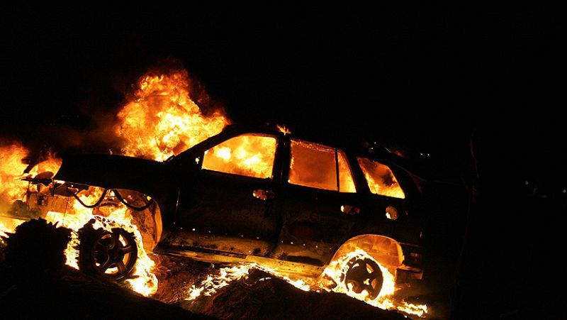 Manifestantes libios asaltan varios cuarteles de milicias en Bengasi