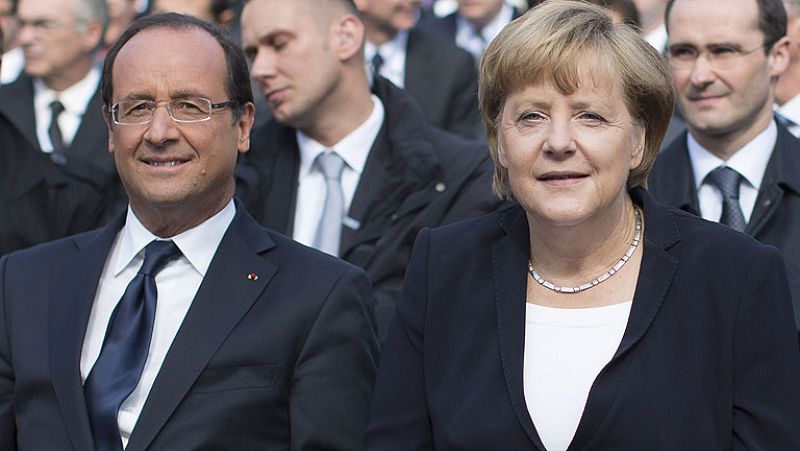 Merkel y Hollande coinciden en intensificar la cooperación frente a la crisis