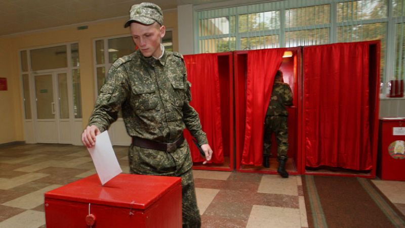 Bielorrusia celebra elecciones legislativas con la ausencia de la mayor parte de la oposición