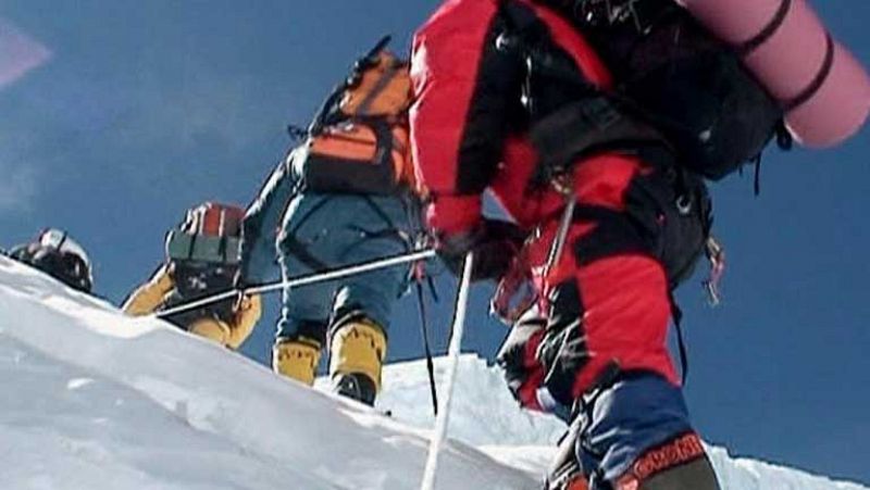 Un español entre los nueve muertos tras un alud en el Himalaya nepalí