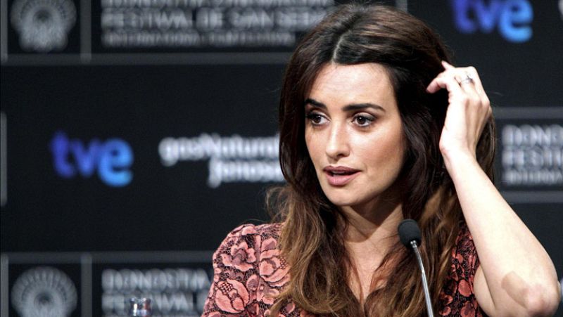 Penélope Cruz: "Me dan miedo las decisiones que se están tomando sobre la educación"