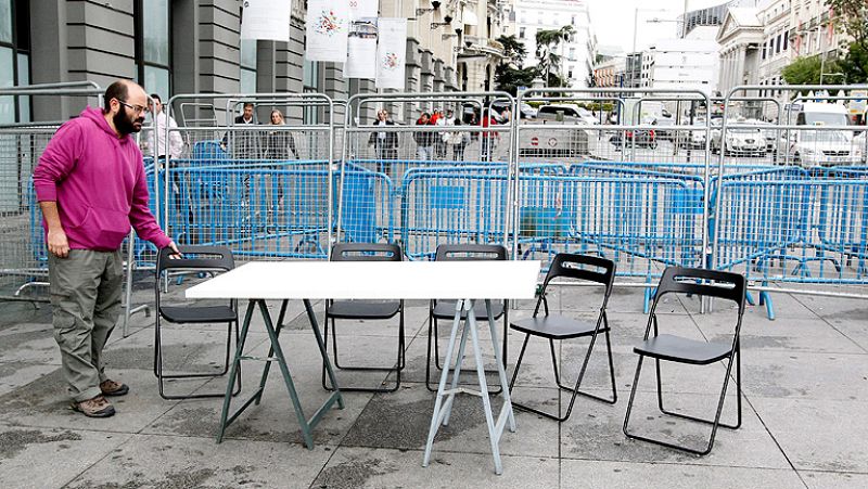 El Gobierno califica de "magnífica" y "perfecta" la actuación policial en el Congreso el 25S