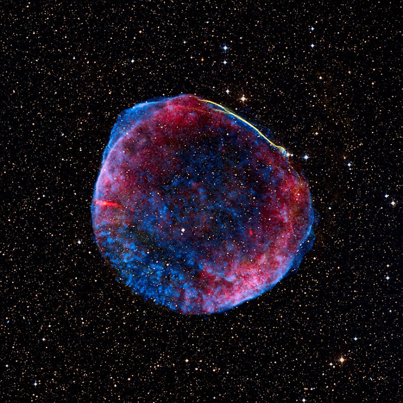 La fusión de dos enanas blancas causó la supernova "más brillante de la historia"