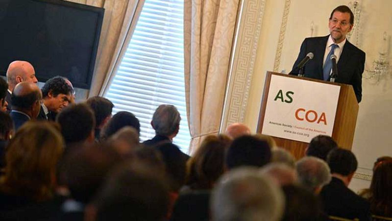 Rajoy alerta de intereses "de vuelo corto" y alaba a quien no se manifiesta