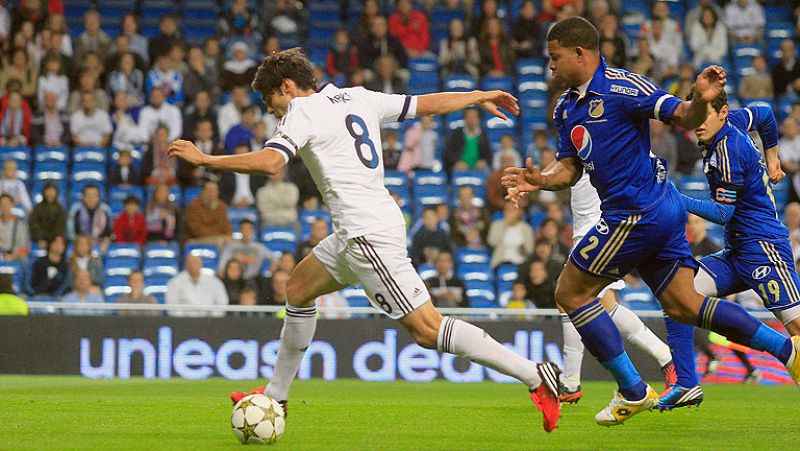 Kaká se presenta con goles como alternativa para la pizarra de Mourinho